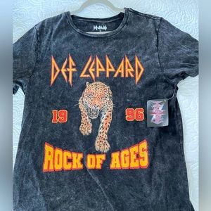 NWT Def Leppard T-shirt Sz Large